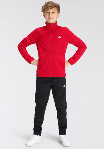 Costum de trening 'Essentials' de la ADIDAS SPORTSWEAR pe roșu: față