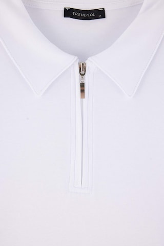 Trendyol - Camiseta en blanco