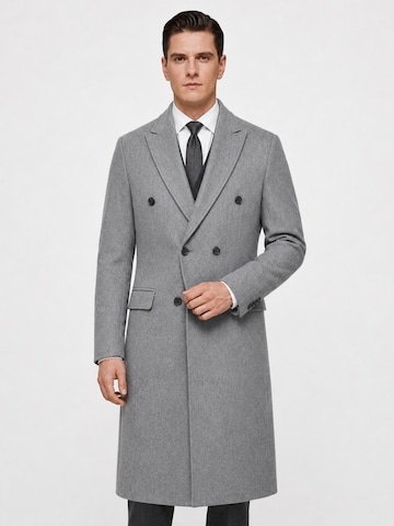 ALLTHEMEN Winter Coat 'Herbstwende' in Grey: front