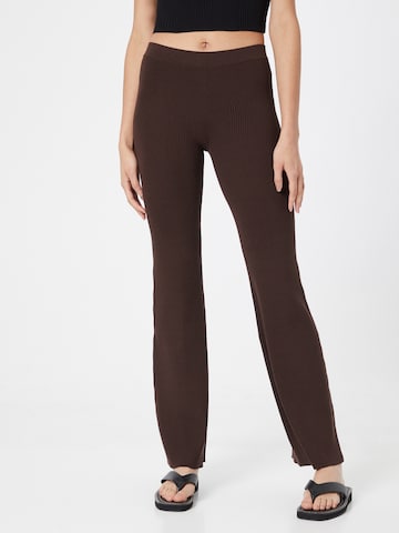 évasé Pantalon 'Orina' WEEKDAY en marron : devant