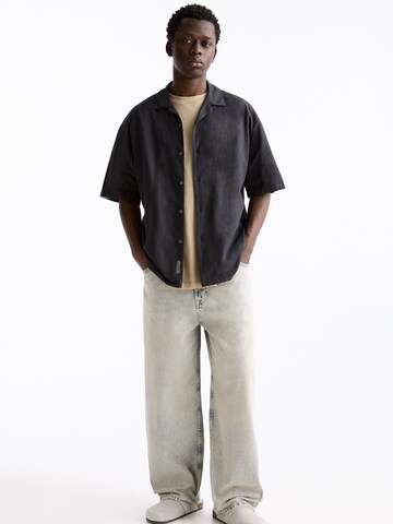 Pull&BearComfort Fit Košulja - crna boja