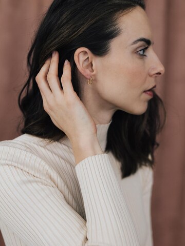 lille mus Earrings 'Creolen 'Perlenkordel' Small' in Gold: front