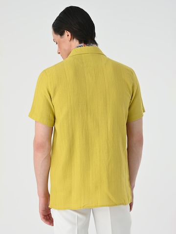 Antioch Regular fit Button Up Shirt in Yellow