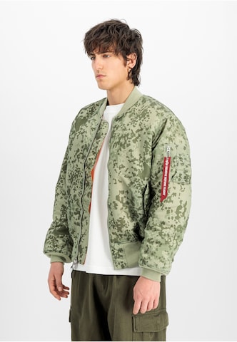 ALPHA INDUSTRIES Kurtka przejściowa 'MA-1 Heritage' w kolorze zielony: przód