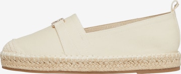 Chaussure basse s.Oliver en beige : devant