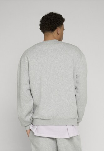 Urban Classics Sweatshirt in Grau