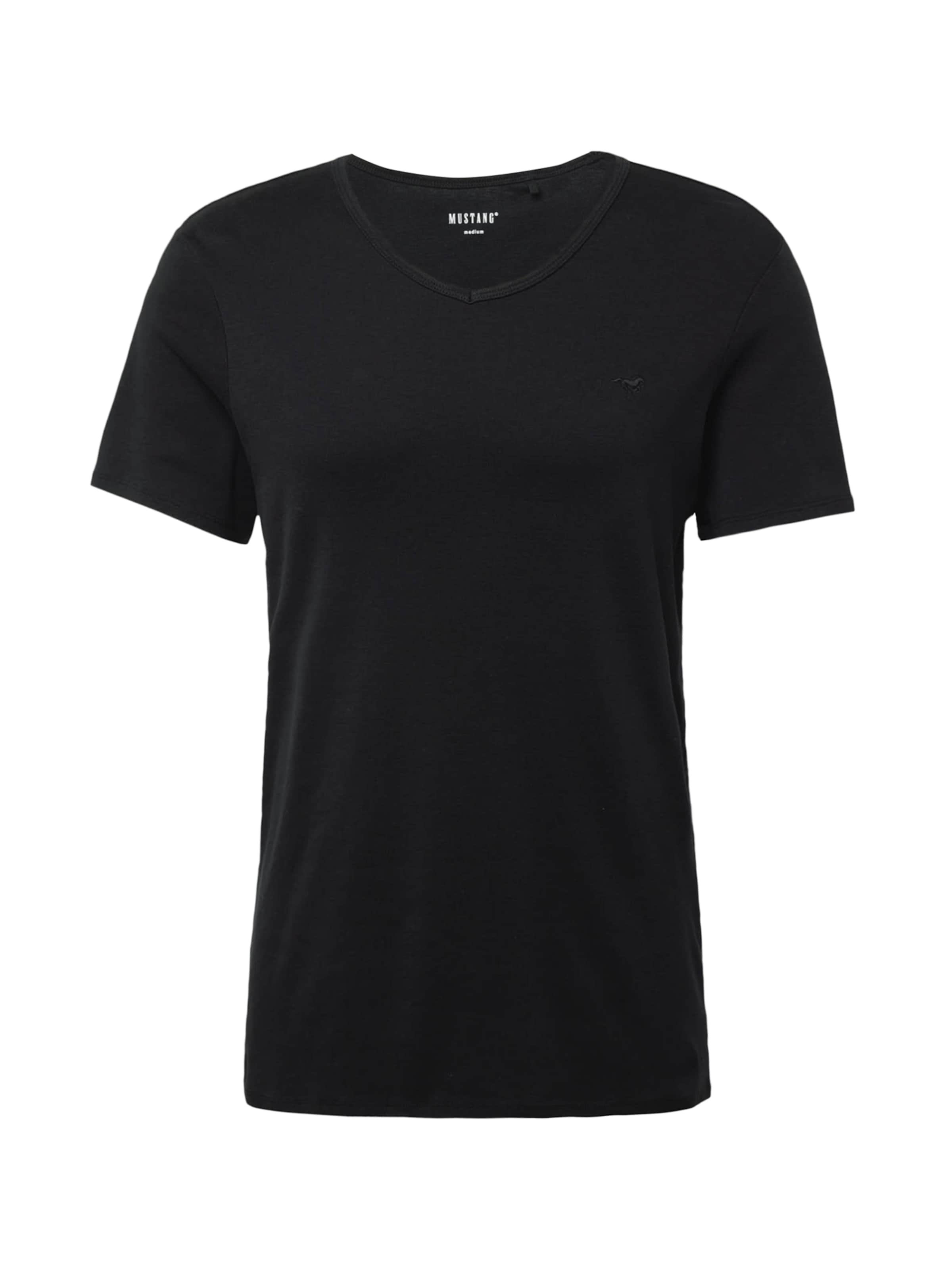 MUSTANG Тениска 'AMADO' в черно: отпред