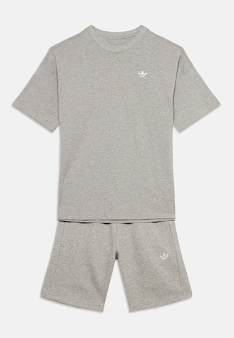 ADIDAS ORIGINALS Set in Grijs: voorkant