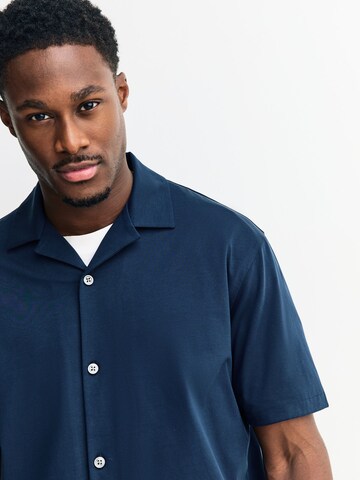 Next Tavaline suurus Triiksärk, värv sinine