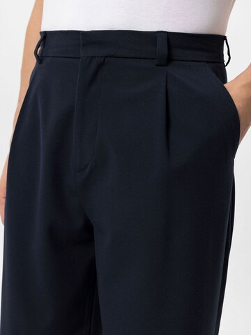 Antioch Loose fit Pleat-front trousers in Blue