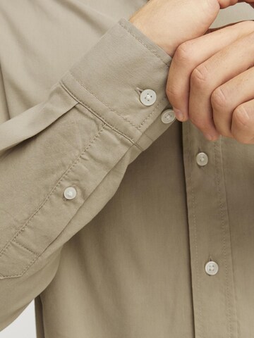JACK & JONES Comfort fit Button Up Shirt in Beige