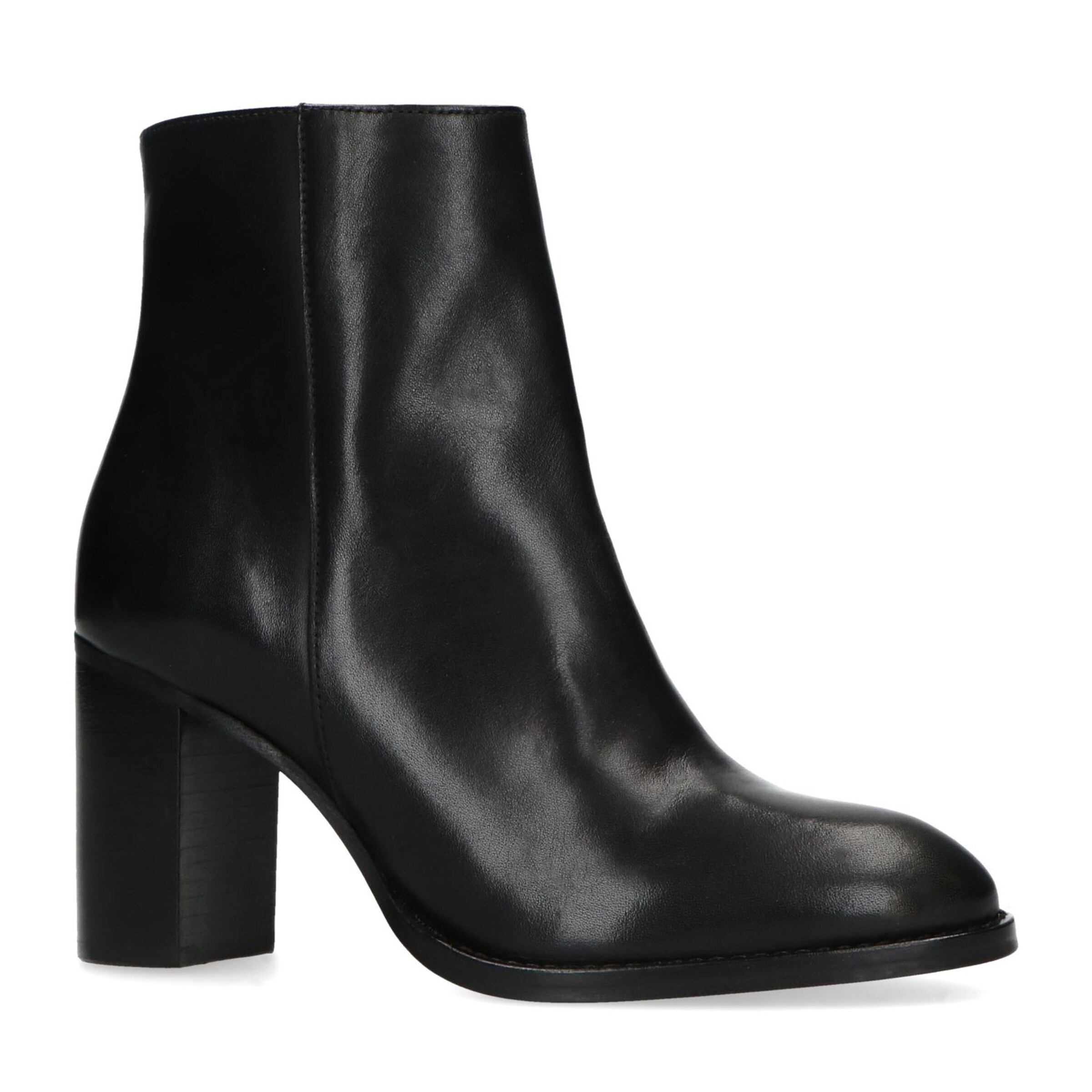 SACHA Ankle Boots in Black