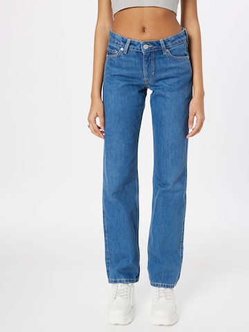 WEEKDAY Regular Jeans 'Arrow' in Blauw: voorkant