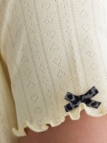 Hey Honey Shirt 'T-Shirt Pointelle' in Geel