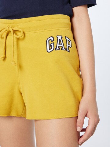 GAP - regular Pantalón en amarillo