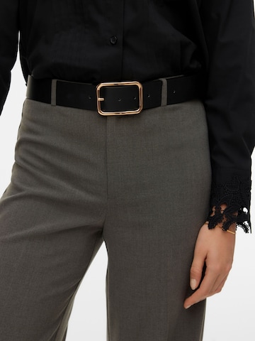 regular Pantaloni di VERO MODA in grigio
