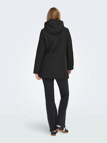 Only Maternity Tussenparka in Zwart