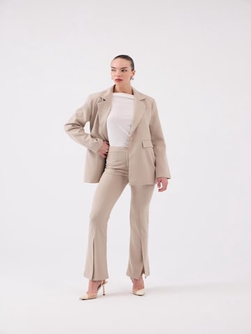 HOLLY LOLLY Flared Broek in Beige