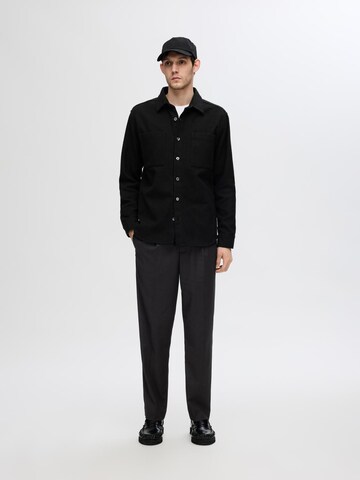 Regular Pantalon à plis 'SLHLEROY' SELECTED HOMME en noir