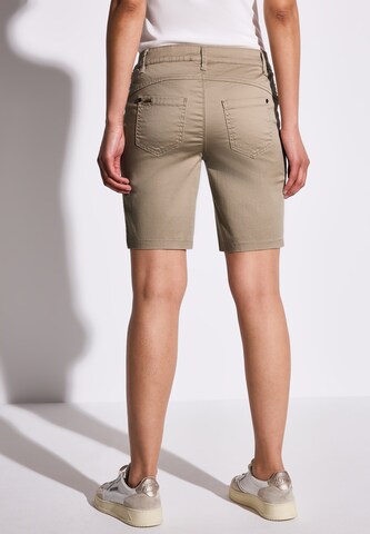 STREET ONE Slimfit Shorts in Beige