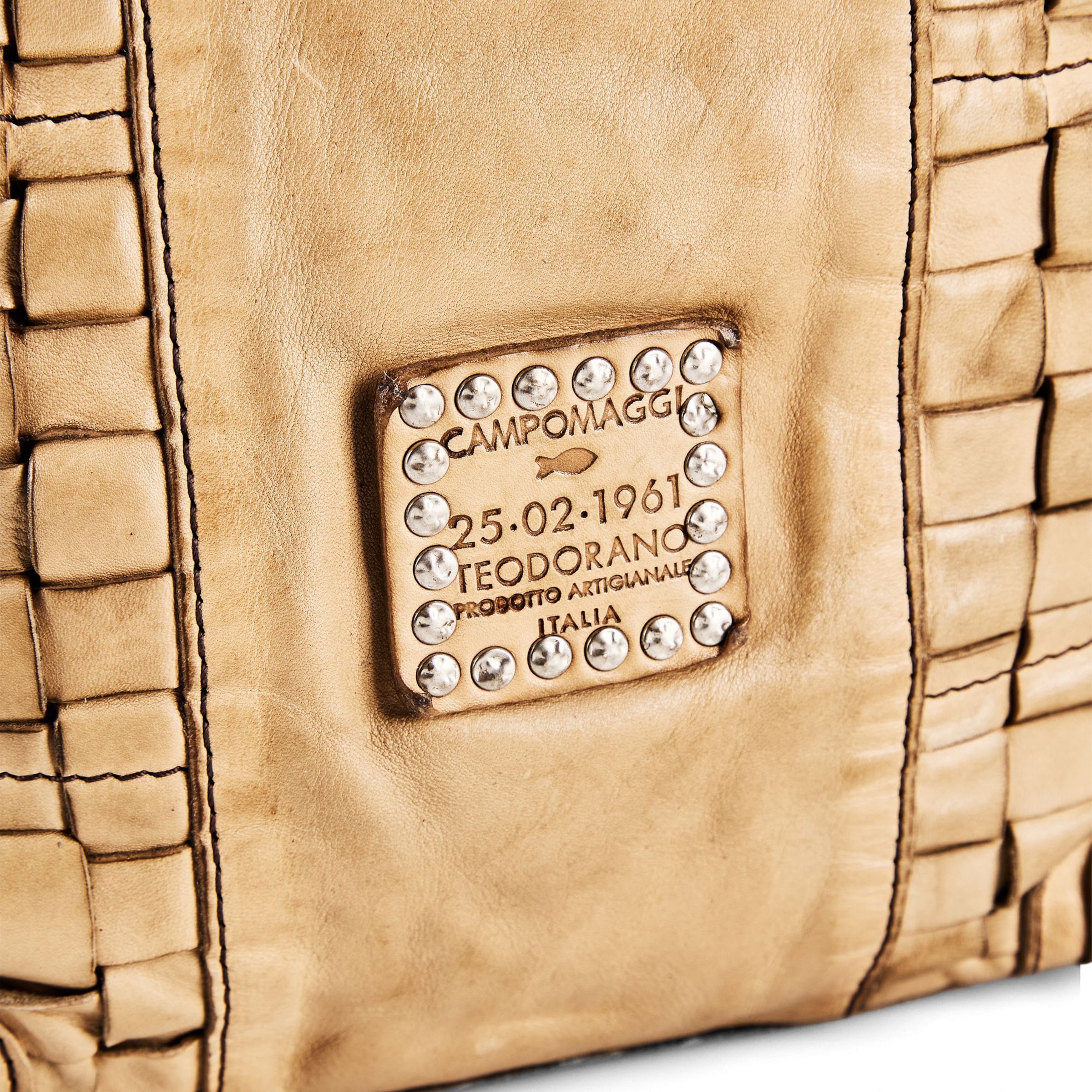 Campomaggi Schoudertas 'Beth' in Beige