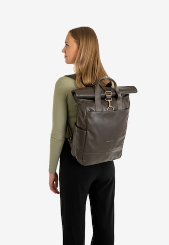 Expatrié Backpack 'Adele' in Brown: front