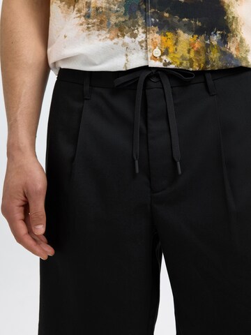 SELECTED HOMME regular Παντελόνι πλισέ 'Leroy' σε μαύρο