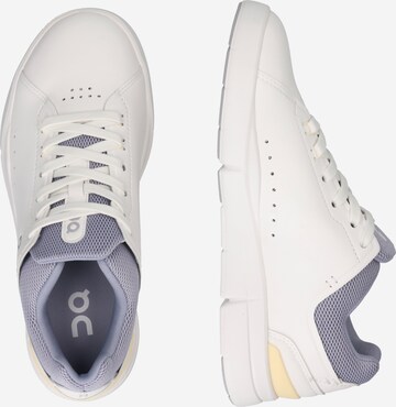 Sneaker bassa 'THE ROGER Advantage' di On in bianco