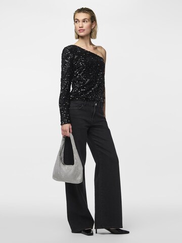 T-shirt 'KAM' PIECES en noir