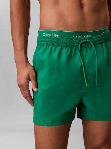 Calvin Klein Swimwear Regular Zwemshorts in Groen
