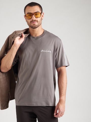 ARMANI EXCHANGE T-shirt i grå: framsida