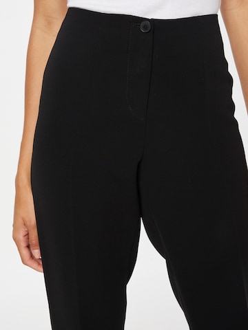 Riani Regular Trousers with creases in Black