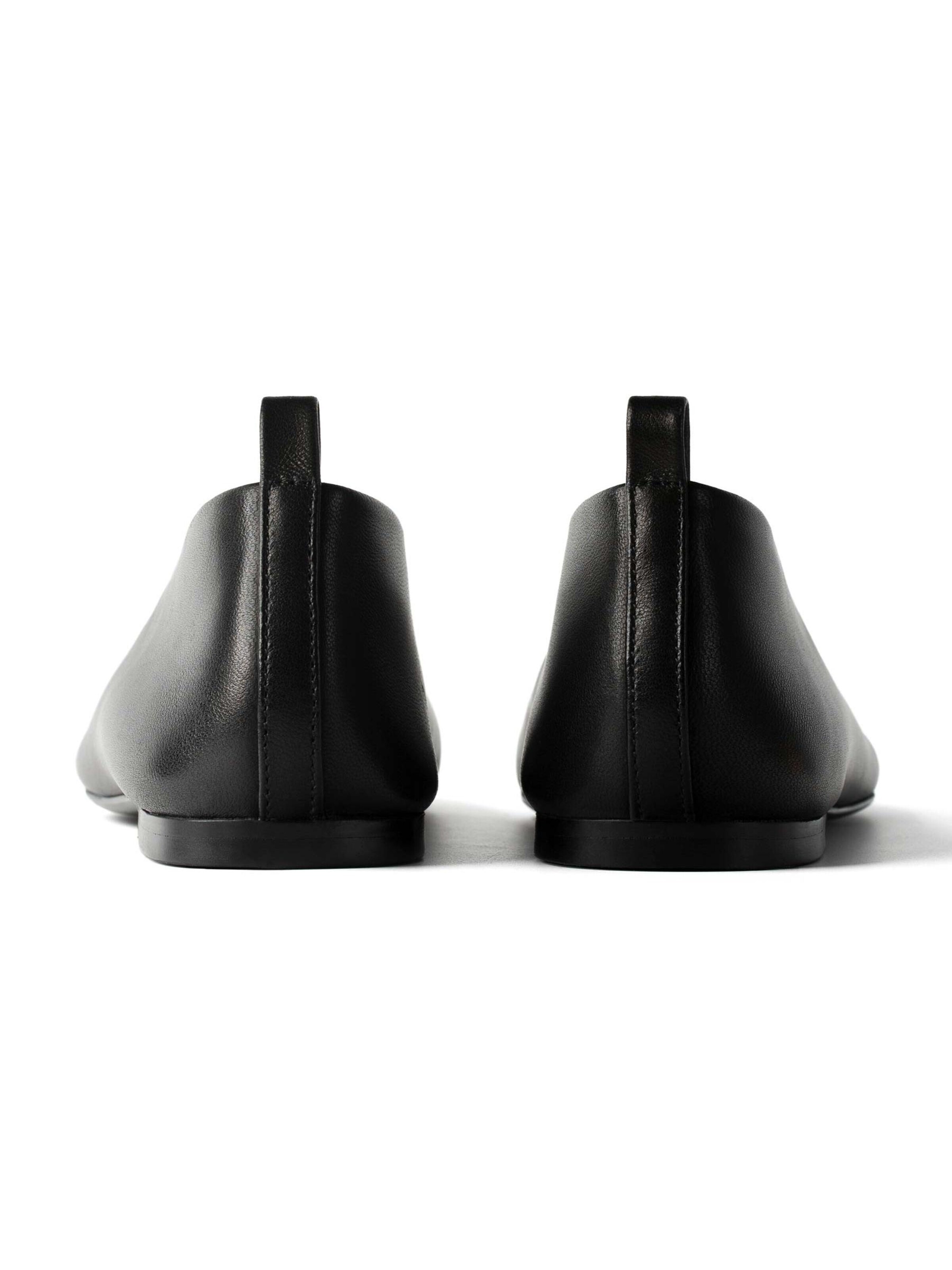 L37 HANDMADE SHOES Instappers 'HARMONY STEPS' in Zwart