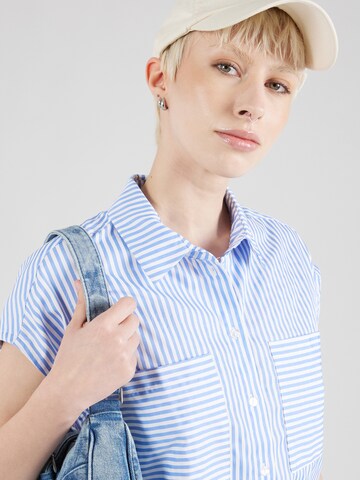 Camicia da donna 'Piper' di ABOUT YOU in blu