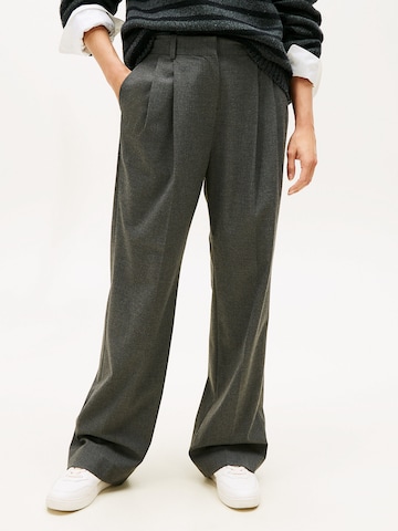 TOMMY HILFIGER Wide leg Παντελόνι πλισέ σε γκρι: μπροστά