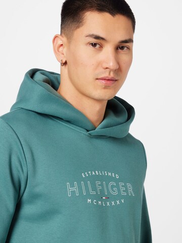 TOMMY HILFIGER Sweatshirt i blå