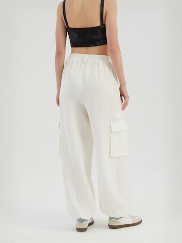 Hiccup Tapered Hose in Beige