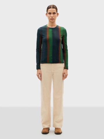 Tricou 'Brisa' de la Thinking MU pe verde