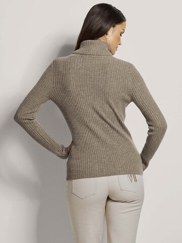 MADELEINE Pullover in Braun