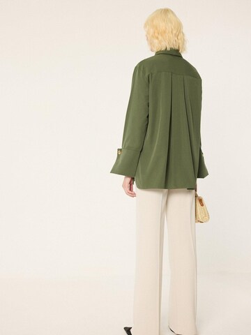 Touché Privé - Camiseta 'Poplin Shirt With Wide Cuff' en verde