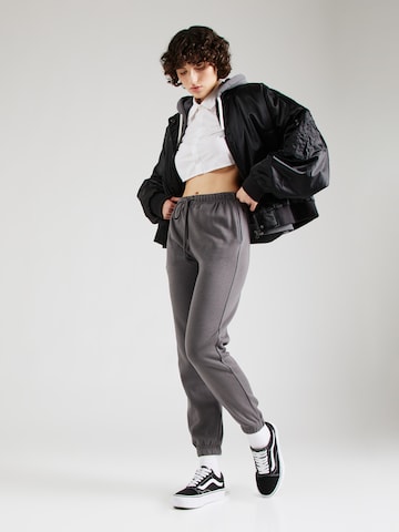 PIECES Tapered Hose 'PCCHILLI' in Grau