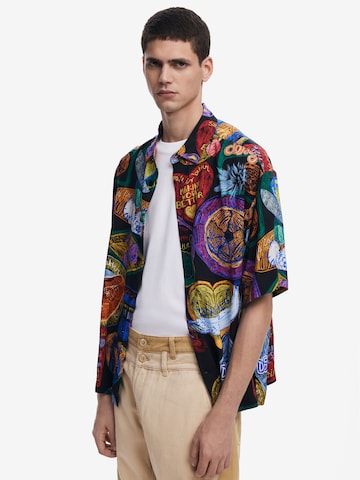 Regular fit Camicia di Desigual in nero: frontale