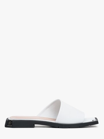 Estro Mules '54-396' in White: front