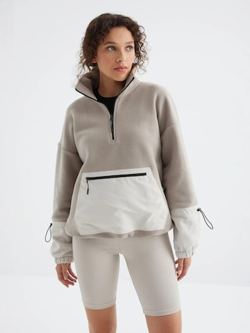 Sweat-shirt 'Sweatshirts' Tommy Life en mélange de couleurs