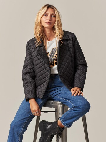 Veste mi-saison 'Mava' Deeluxe en noir