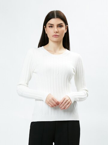 Pull-over 'Fancy' Influencer en blanc : devant