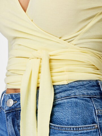 PIECES Shirts 'PCROYA' i gul