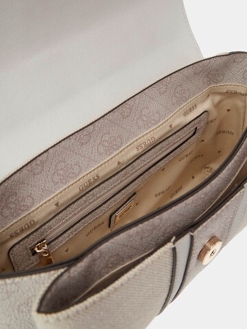 GUESS Handtasche 'Kerima' in Weiß