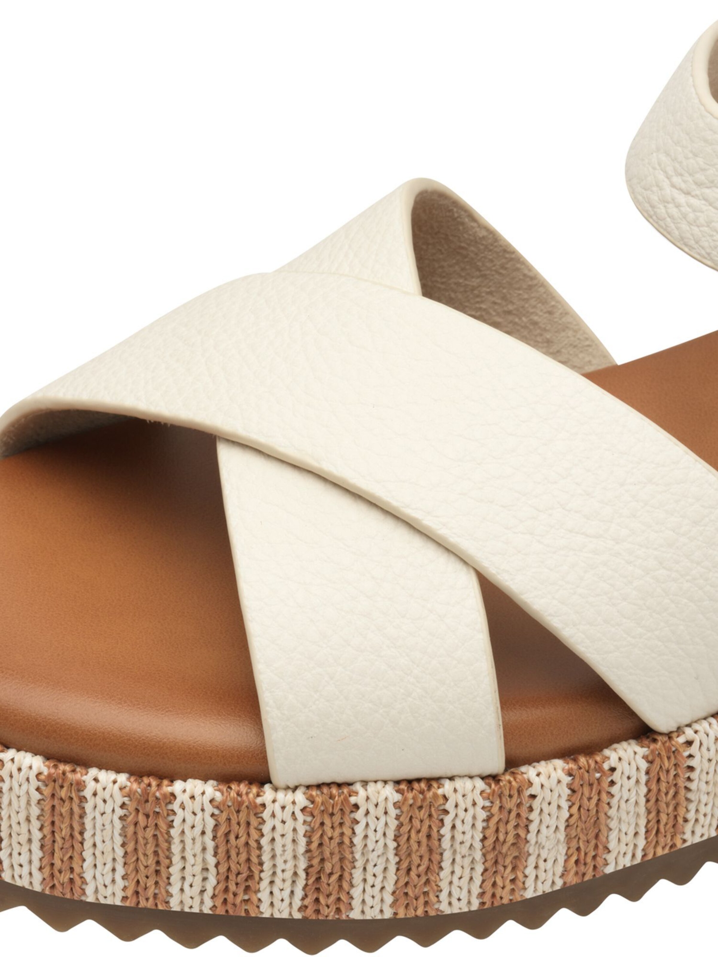 s.Oliver Sandals in Beige