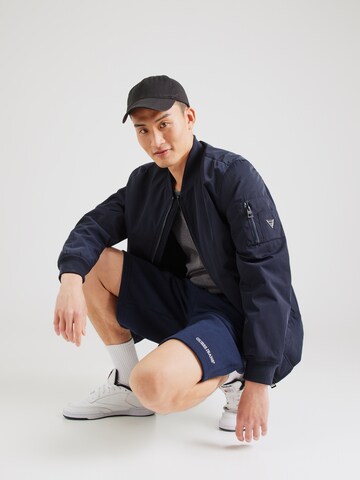 GUESS JEANS Loosefit Shorts in Blau